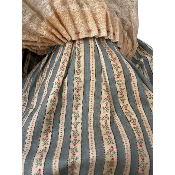 Dee Thorpe Handmade Bear Plush in Apron Filk Country Cottage Core Artist Signed - Picture 4 of 12